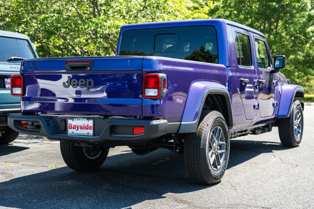 New 2026 Jeep Gladiator Sport AWD/4WD image 10