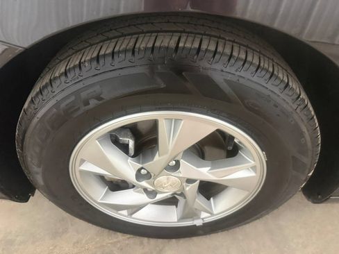 Used 2022 Hyundai Elantra SE FWD image 10