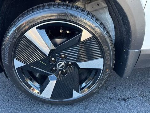 New 2026 Nissan Kicks SR w/ SR Premium Package AWD/4WD image 11