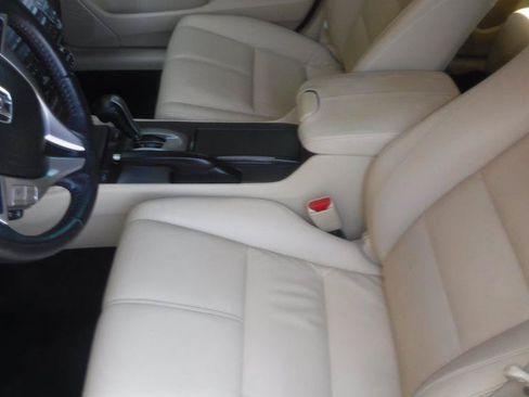 Used 2011 Honda Crosstour EX-L image 24