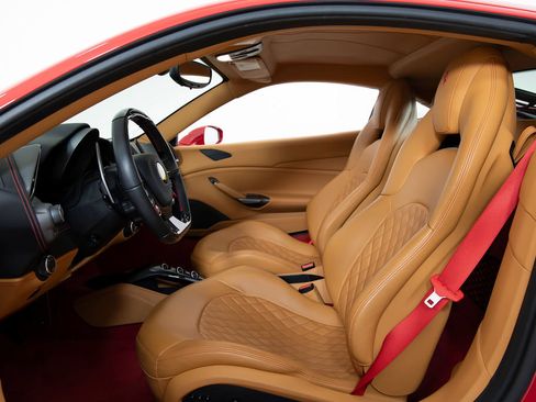 Certified 2017 Ferrari 488 GTB RWD image 5