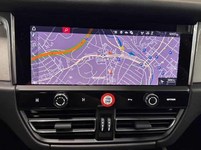 Certified 2026 Porsche Macan AWD/4WD image 16