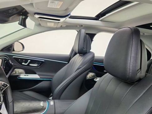 Used 2024 Mercedes-Benz E 350 4MATIC Sedan image 32