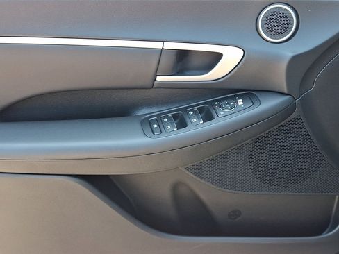 Used 2025 Hyundai Sonata SEL FWD image 23
