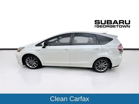 Used 2017 Toyota Prius V Five FWD image 4