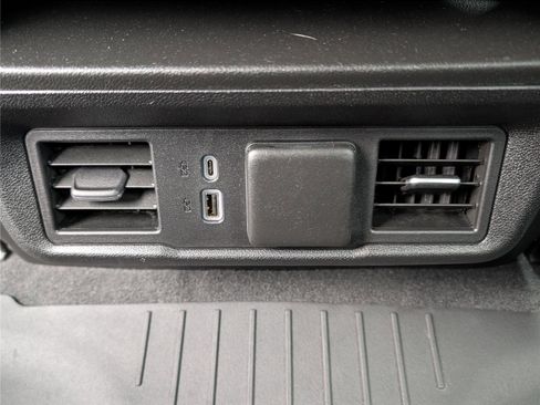 Used 2024 Chevrolet Silverado 1500 LT image 15