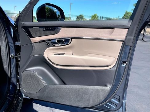 Used 2026 Volvo XC90 B6 Ultra w/ Protection Package Premier AWD/4WD image 27