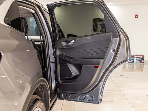Used 2025 Ford Escape Platinum image 39