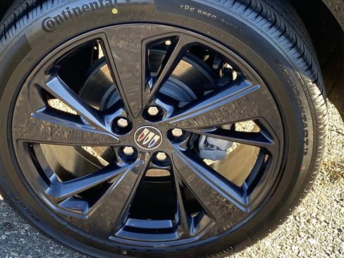 Used 2024 Buick Envision Sport Touring image 28