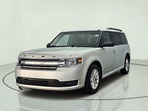 Used 2019 Ford Flex SE FWD image 2