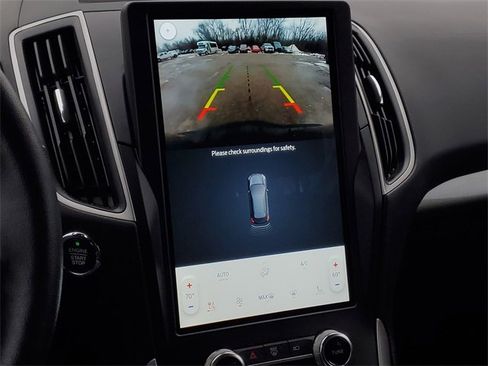 Used 2024 Ford Edge SEL w/ Convenience Package image 24