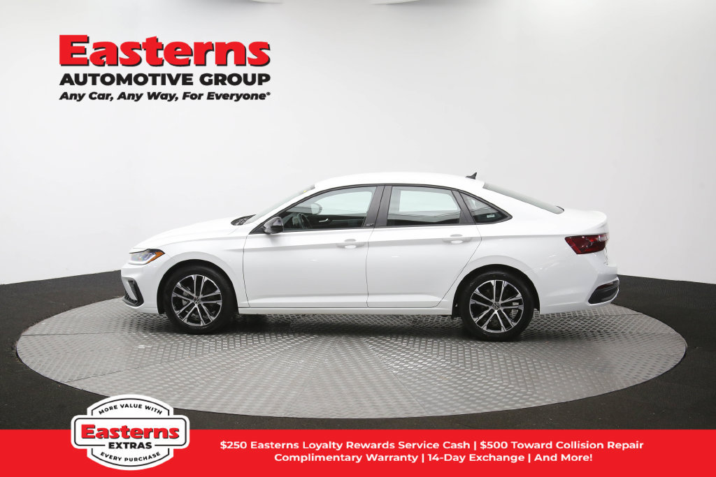 Used 2025 Volkswagen Jetta Sport FWD image 60