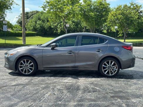 Used 2018 MAZDA MAZDA3 Touring FWD image 4
