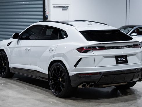 Used 2022 Lamborghini Urus AWD/4WD image 70