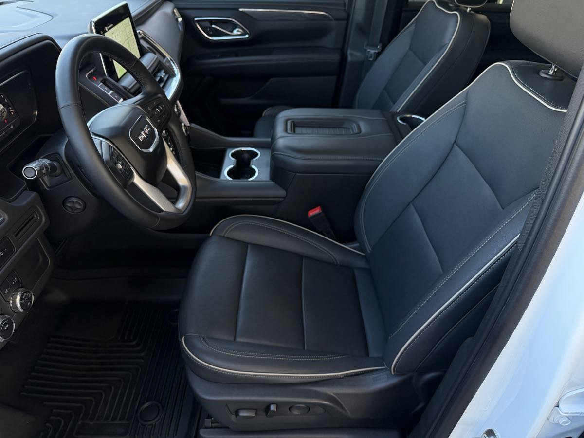 Used 2023 GMC Yukon SLT w/ SLT Premium Package RWD image 14