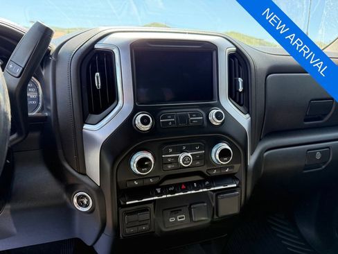 Used 2020 GMC Sierra 2500 SLE w/ Preferred Package AWD/4WD image 11