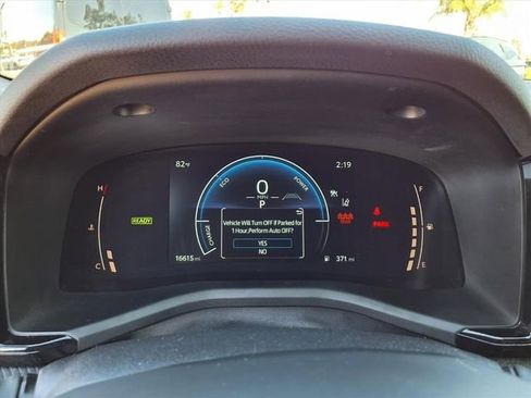 Used 2025 Toyota Camry SE image 13