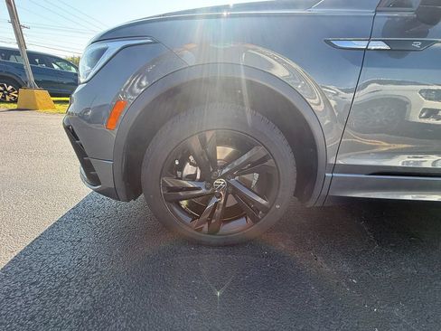 Used 2023 Volkswagen Tiguan SE R-Line FWD image 10