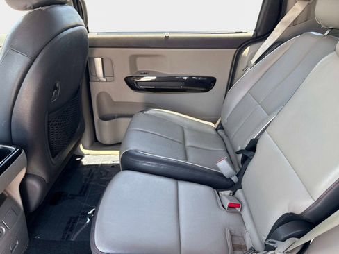 Used 2016 Kia Sedona EX FWD image 13