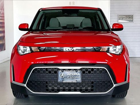 Used 2023 Kia Soul LX w/ LX Technology Package FWD image 6