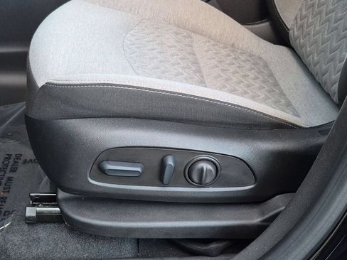 Used 2023 Chevrolet Equinox LT w/ Driver Convenience Package FWD image 22
