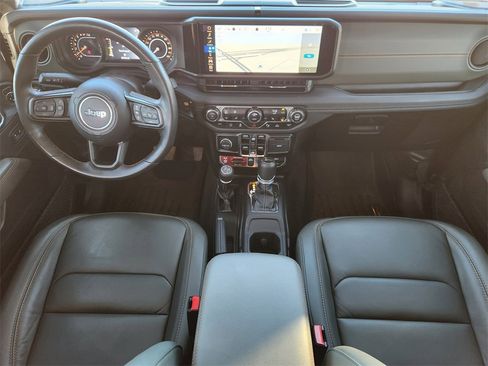 Used 2024 Jeep Gladiator Mojave image 24