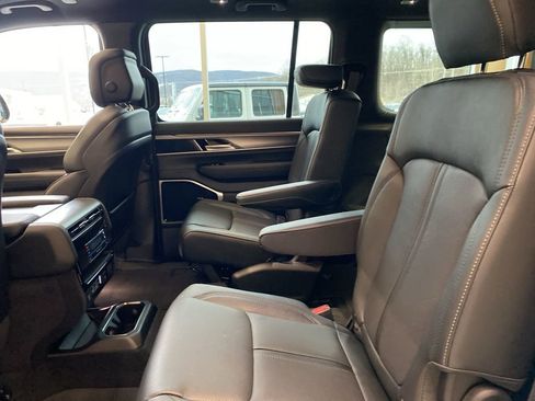 New 2026 Jeep Grand Wagoneer Limited w/ Premium Group II AWD/4WD image 23