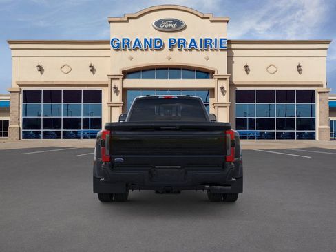 New 2026 Ford F450 Platinum w/ FX4 Off-Road Package image 5