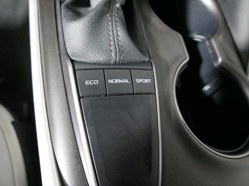 Used 2024 Toyota Camry SE FWD image 29