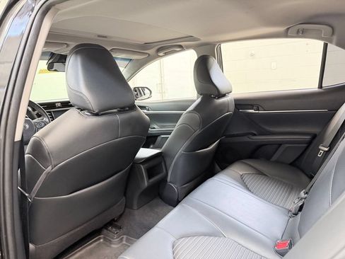 Used 2018 Toyota Camry SE w/ Moonroof Package FWD image 20