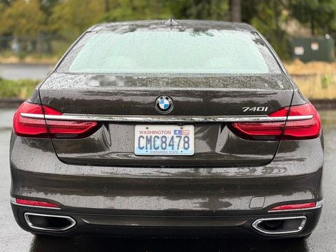 Used 2016 BMW 740i RWD image 4