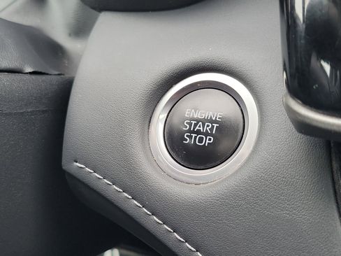 Certified 2024 Toyota Highlander XLE image 28