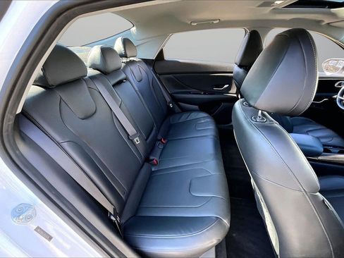 Used 2023 Hyundai Elantra Limited image 24