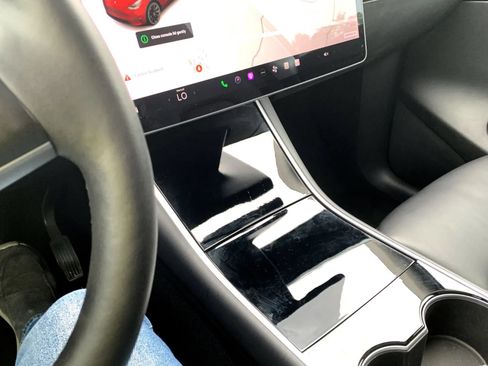 Used 2021 Tesla Model Y Long Range AWD/4WD image 17