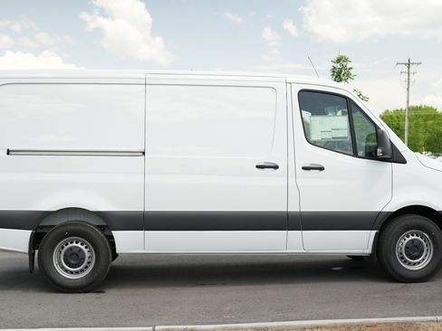 New 2025 Mercedes-Benz Sprinter 2500 image 8