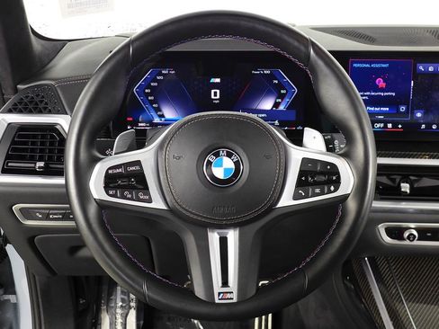 Used 2024 BMW X7 M60i w/ M Sport Professional Package image 27