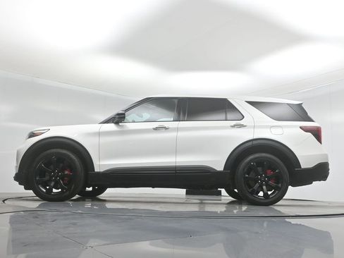 Certified 2022 Ford Explorer ST w/ Equipment Group 401A image 8