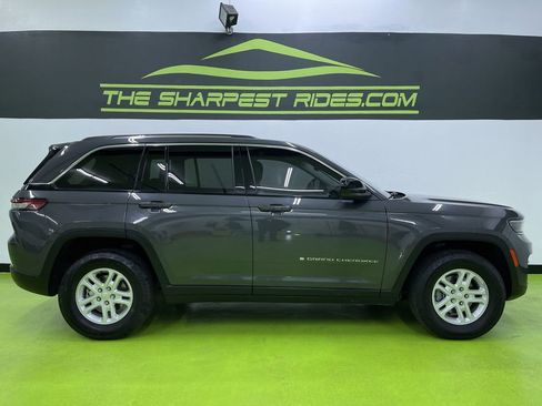 Used 2023 Jeep Grand Cherokee Laredo image 11