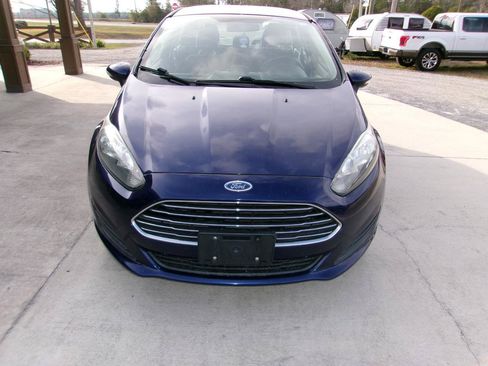 Used 2016 Ford Fiesta SE FWD image 2