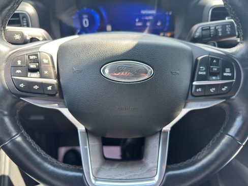 Used 2020 Ford Explorer Platinum w/ Premium Technology Package AWD/4WD image 12