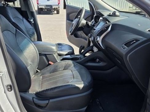 Used 2013 Hyundai Tucson Limited w/ Premium Pkg image 15