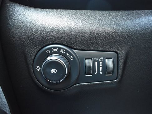 Used 2022 Jeep Compass Latitude image 20