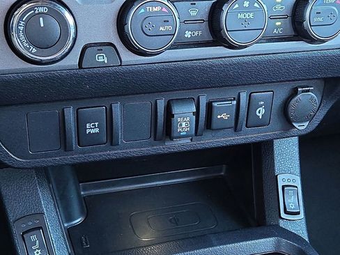 Used 2023 Toyota Tacoma TRD Off-Road image 28