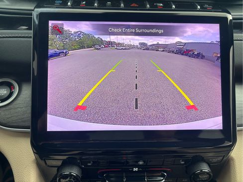 Used 2023 Jeep Grand Cherokee 4WD 4xe image 22