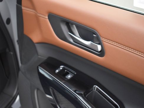 New 2026 Nissan Pathfinder Platinum image 76