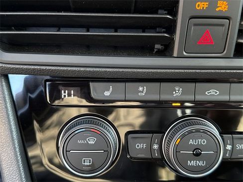 Certified 2023 Volkswagen Jetta SEL image 18