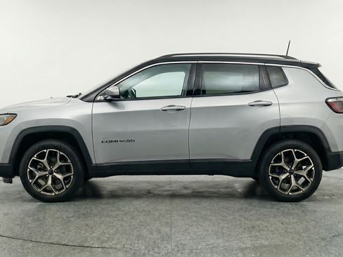 Used 2025 Jeep Compass Limited image 5