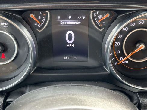 Used 2023 Jeep Wrangler Sport image 23