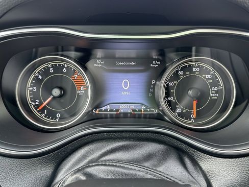 Used 2019 Jeep Cherokee Trailhawk image 23