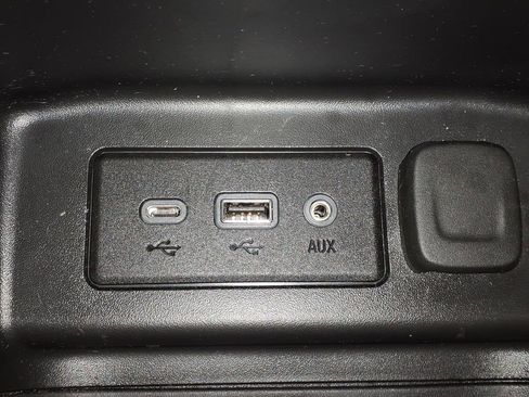 Used 2022 Chevrolet Equinox LS w/ LS Convenience Package image 12